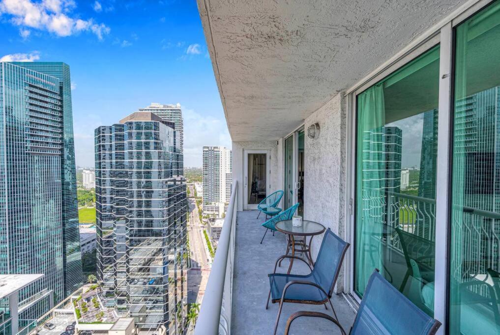 Luxurious Private Unit With Parking Appartamento